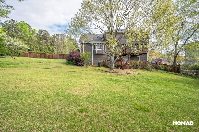 Building Photo - Spacious 3BR, with bonus room House in Law...