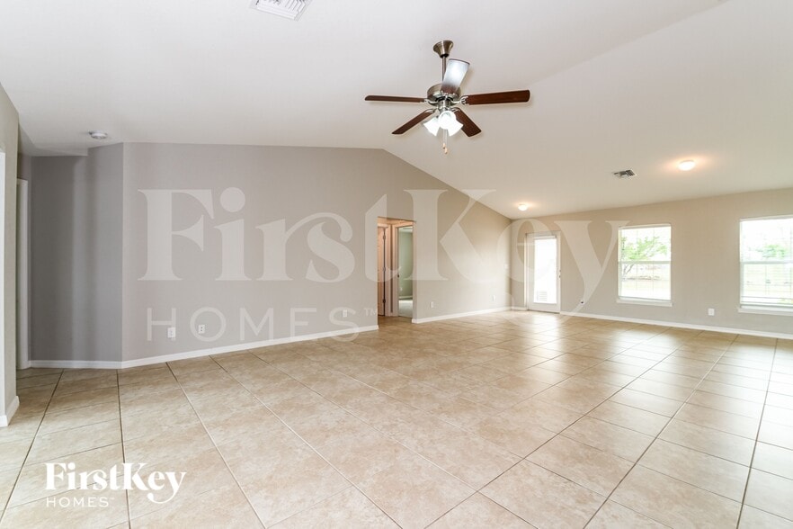 Building Photo - 617 SW 13th Terrace