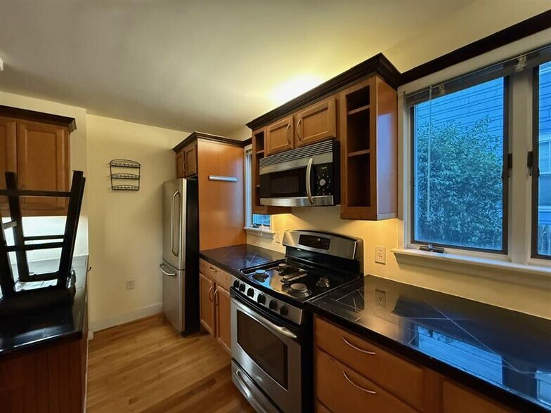 Building Photo - 67 Fairfax St