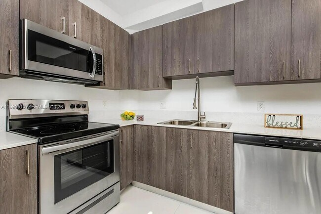 Building Photo - 25850 SW 140th Ct