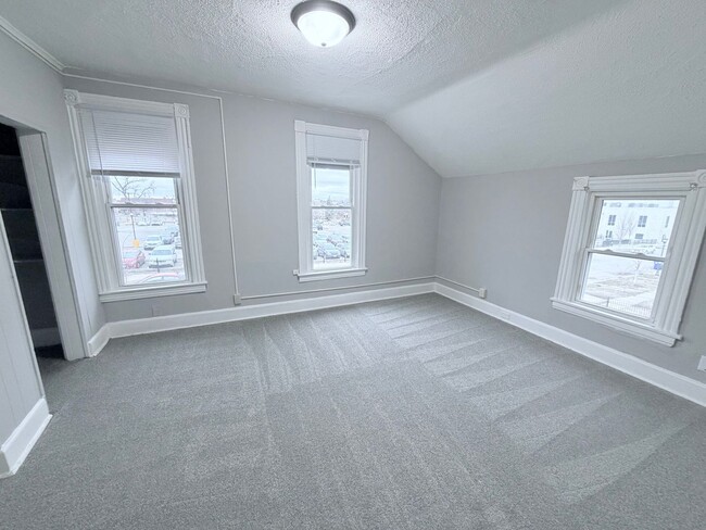 Building Photo - 169 Sherburne Ave