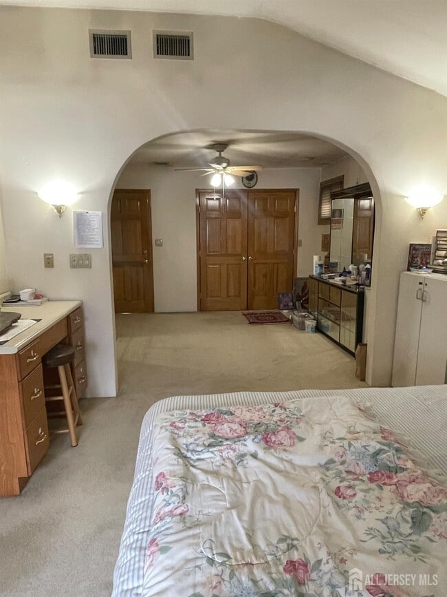 Building Photo - 92 Holly Rd