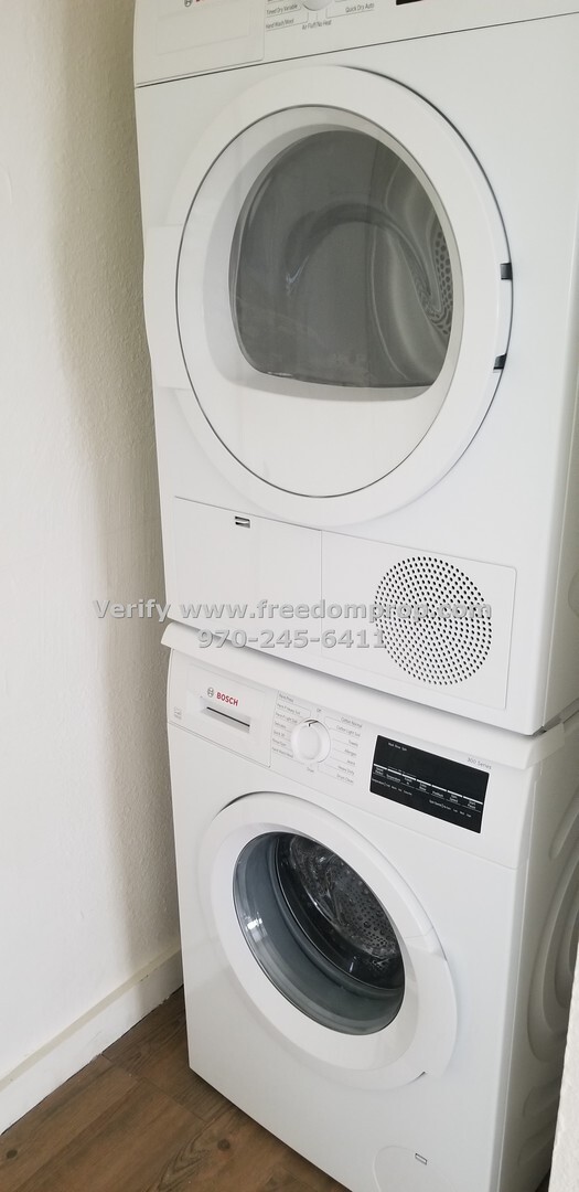 Building Photo - 1540 Ouray Ave