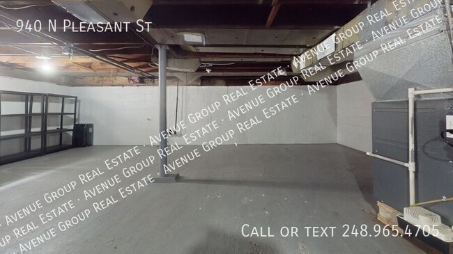 Building Photo - 940 N Pleasant St