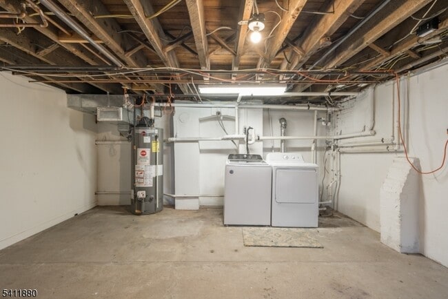 Building Photo - 302 Walnut Ave