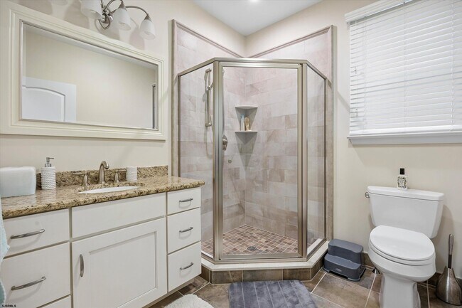 Building Photo - 113 N Adams Ave