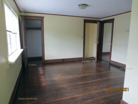 Building Photo - 1 Page St