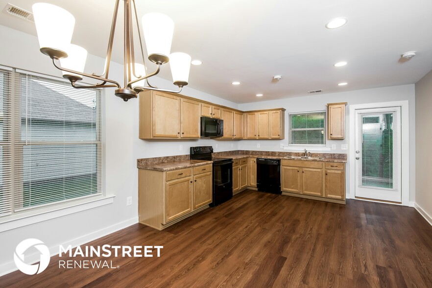 Building Photo - 875 Maple Trce