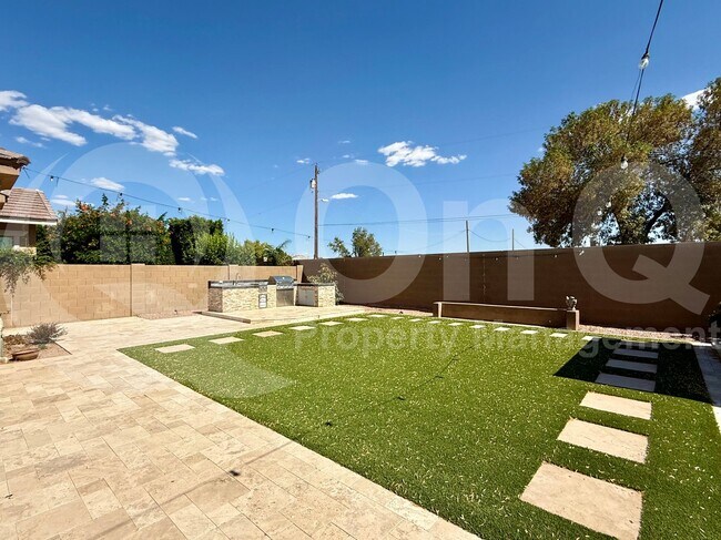 Building Photo - 1781 E Aster Pl