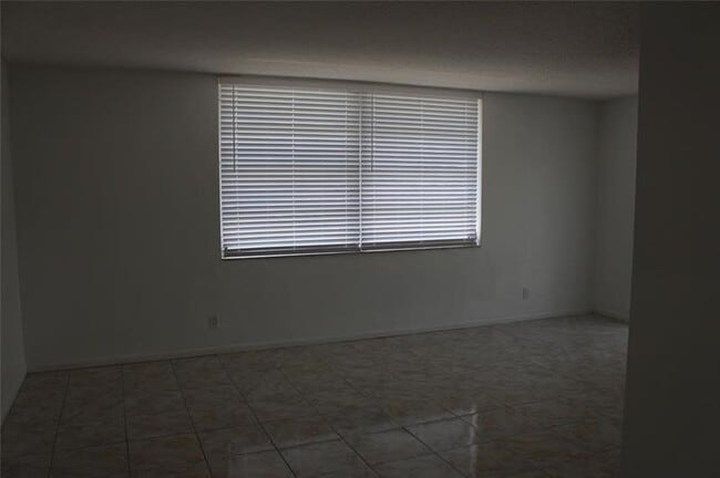 Building Photo - 1720 Funston St
