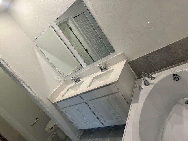 Building Photo - 130 Nine Iron Dr