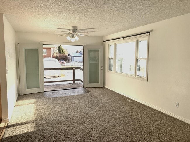 Building Photo - 3895 Kitt Dr