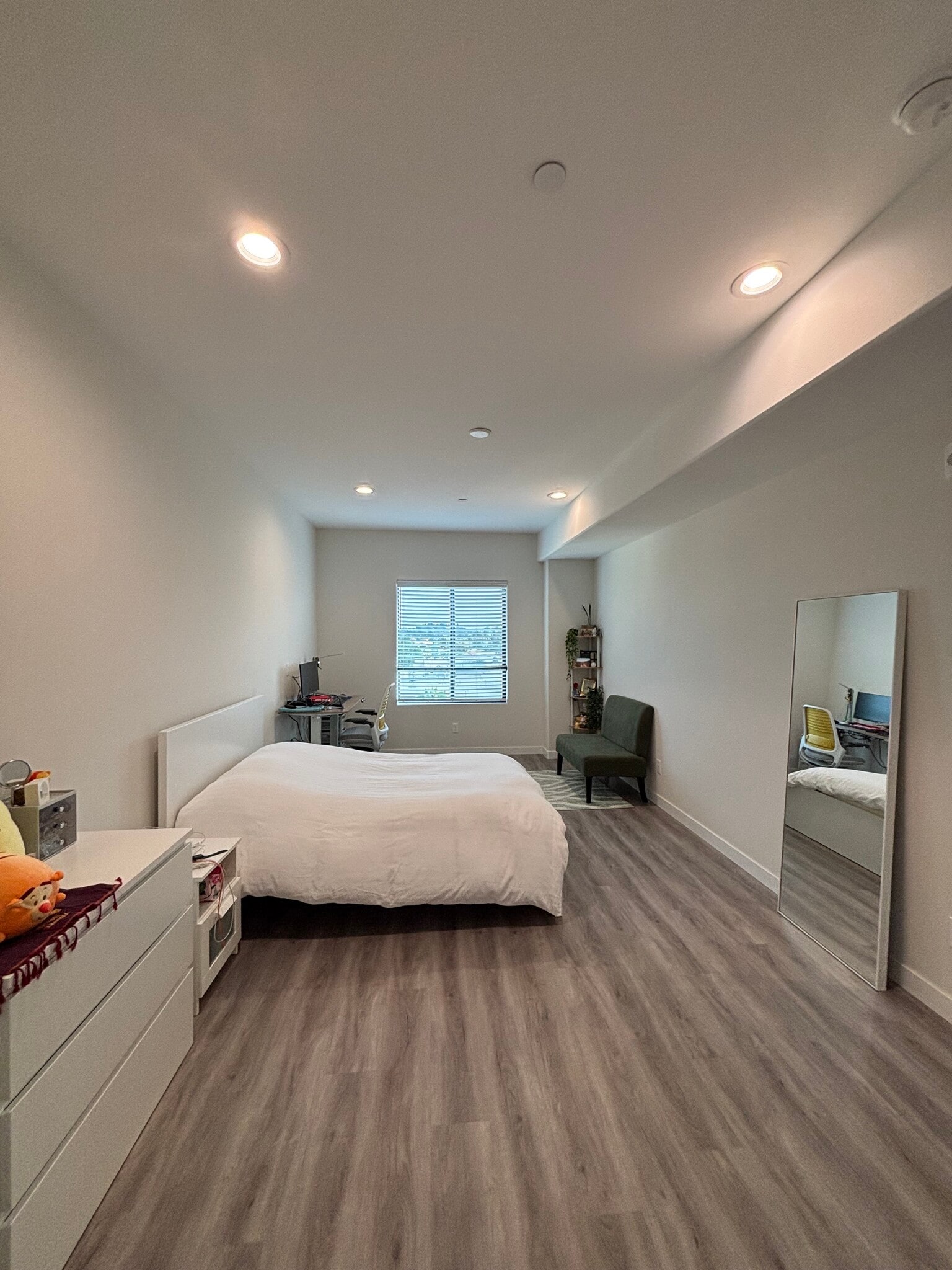 Private Master Bedroom - 419 N Chandler Ave