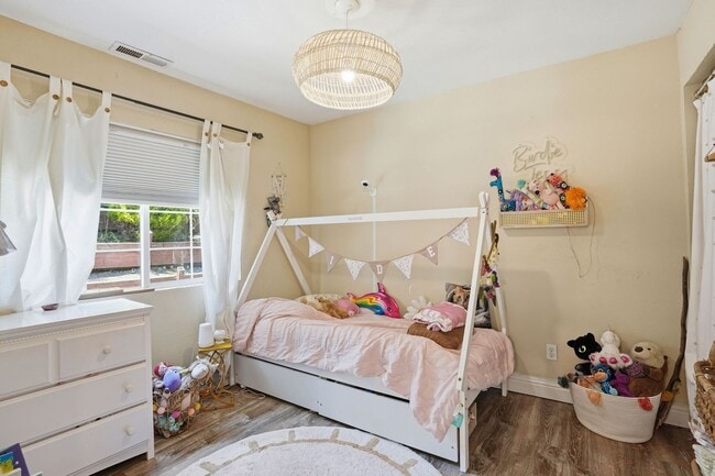Building Photo - Beautiful Spacious 3-bedroom 2-Bath in Oakland!