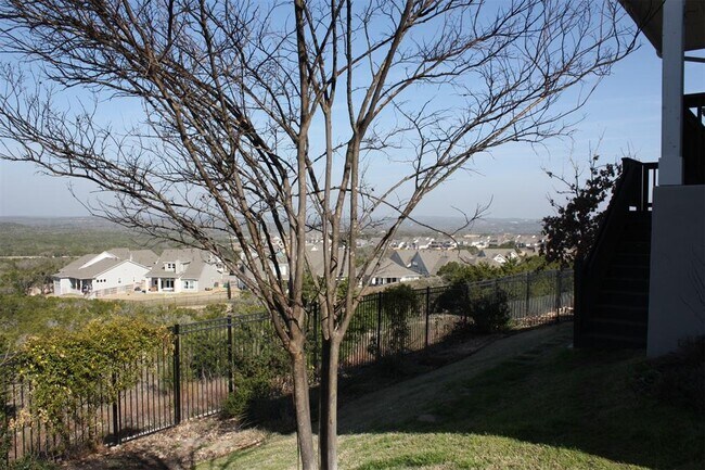 Building Photo - 393 Dayridge Dr