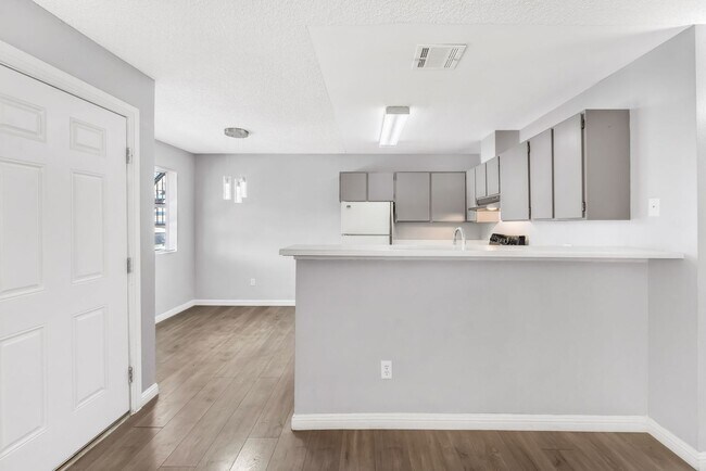 Building Photo - 2722 Alicialynn Way