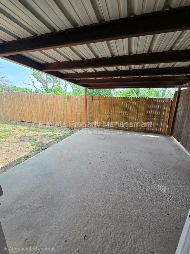 Building Photo - 530 Westwood Ct