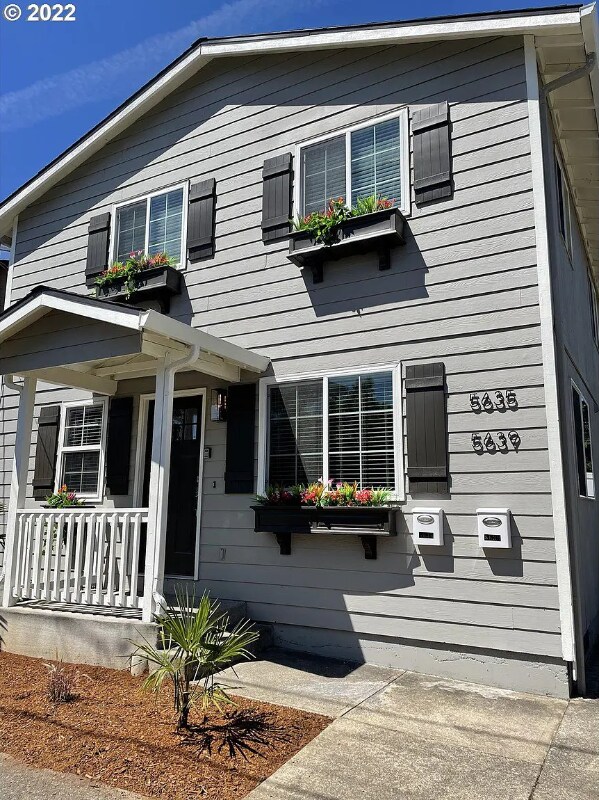 Building Photo - 5635 SE 84th Ave