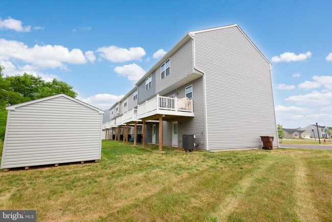 Building Photo - 311 Yellow Bill Ln