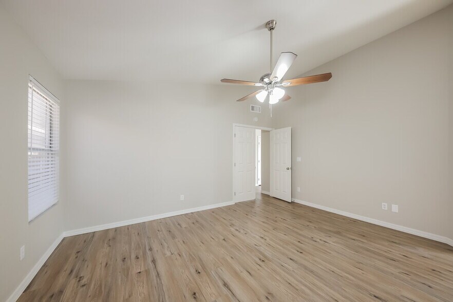 Building Photo - 8977 W Tierra Buena Ln