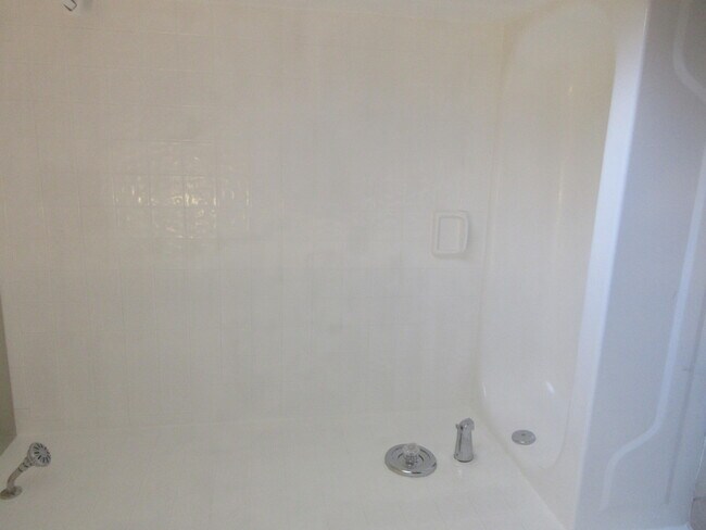 Building Photo - 4111 NW 114th Ave