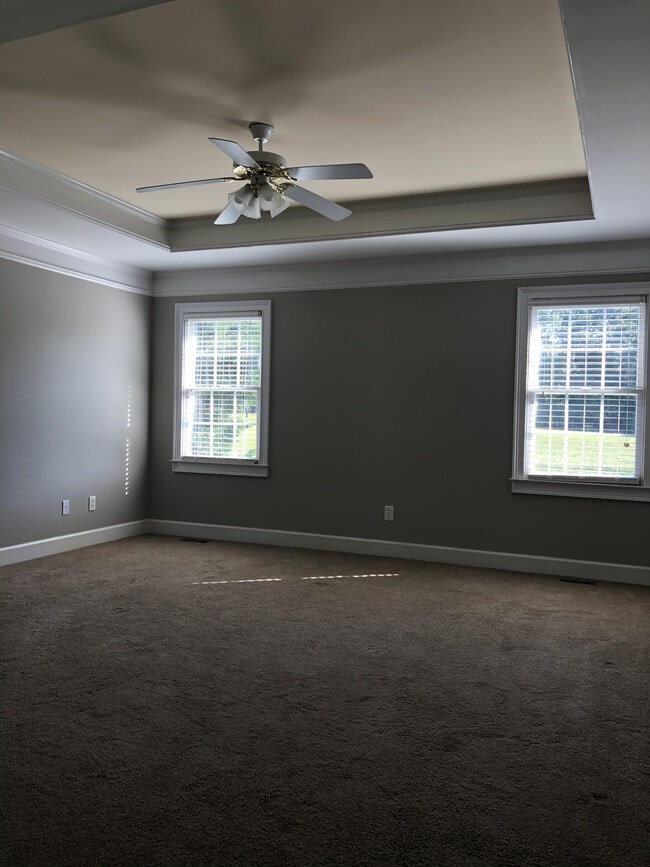 Building Photo - 1020 Joie Dr