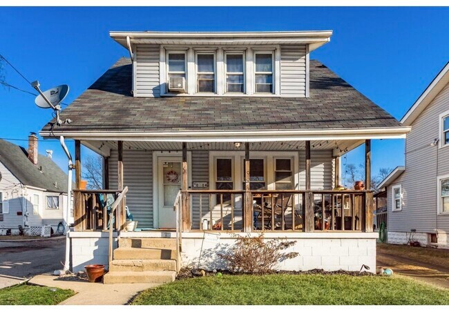 Primary Photo - 2004 Agler Rd