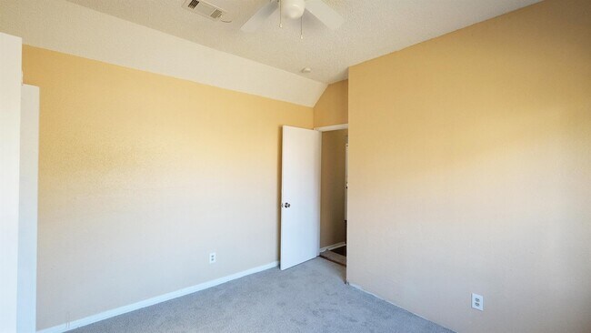 Building Photo - 1203 Beckwood Cir