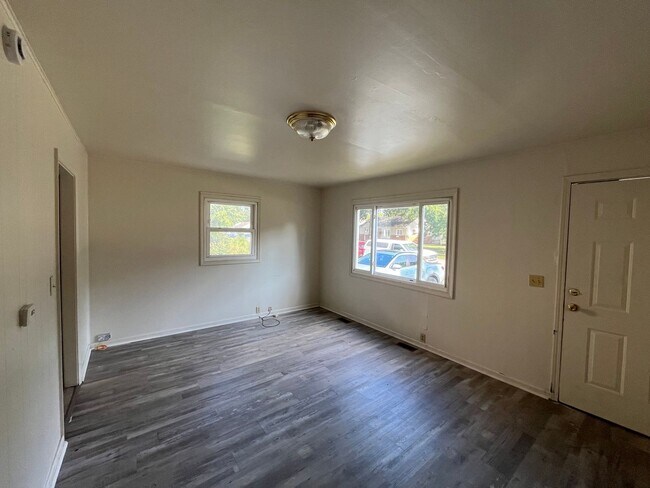 Building Photo - 1422 Potomac Ave