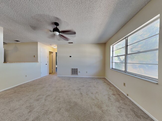 Building Photo - 15696 Bolesta Rd