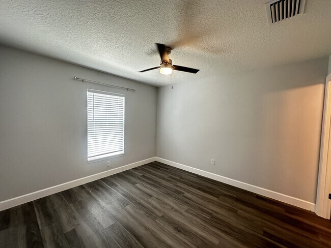 Building Photo - 2746 SW 147th Ct