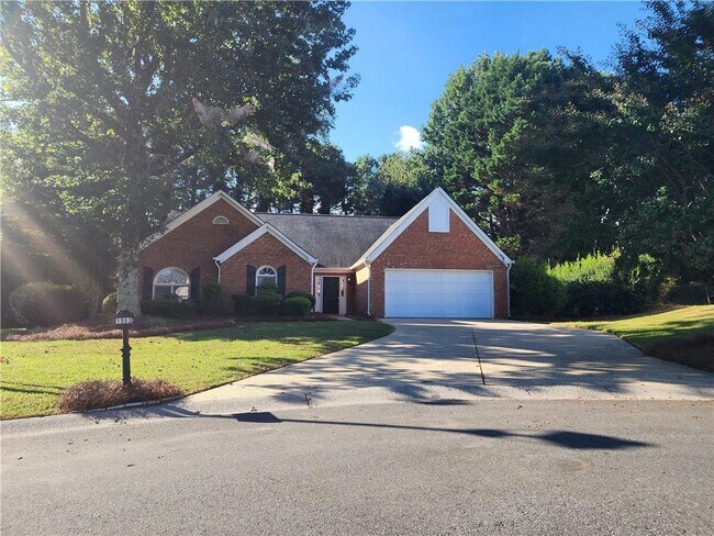 Building Photo - 1903 Westover Ln