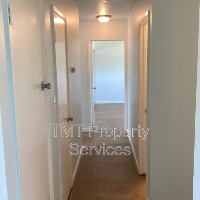 Building Photo - 8724 Halverson Dr