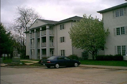 Building Photo - 400-424 S. Durkin Dr.