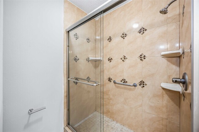 Building Photo - 16702 Quail Meadow Dr