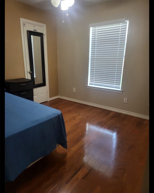 Building Photo - 5515 Bear Paw Cir