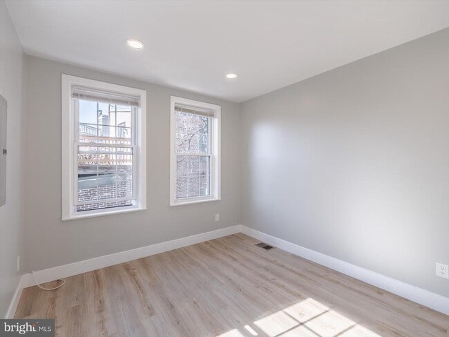 Building Photo - 672 N 19th St