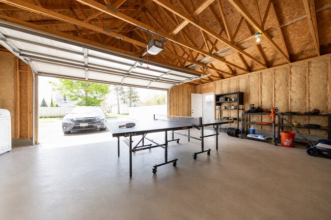 Building Photo - 1414 Xerxes Ave N