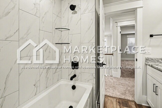 Building Photo - 521 Kingwood Ln