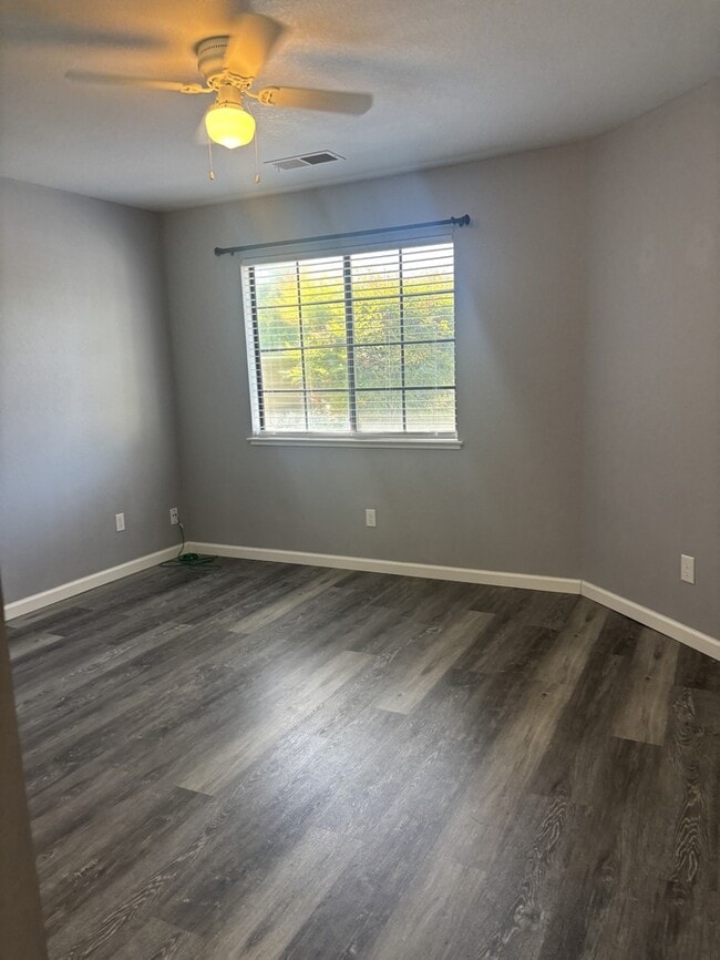 Building Photo - 2213 Camborne Dr