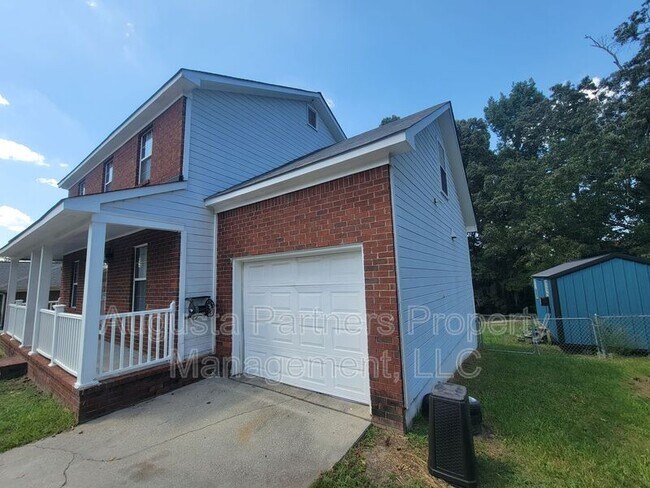 Building Photo - 1846 S Barton Dr