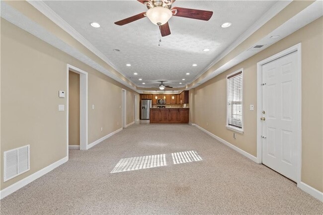 Building Photo - 130 S Links Dr