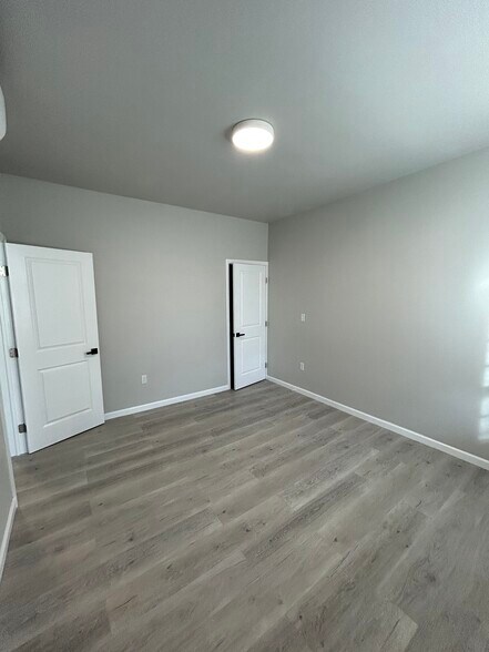 Building Photo - 1 Caroline Ave