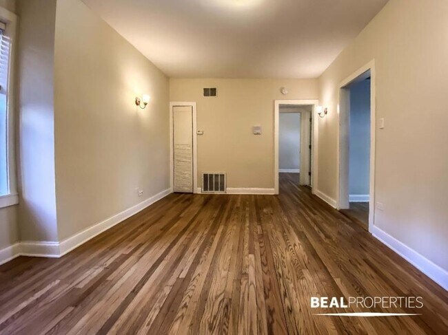 Primary Photo - 1 bedroom in CHICAGO IL 60613