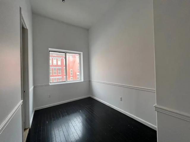 Building Photo - 3 bedroom in BROOKLYN NY 11221