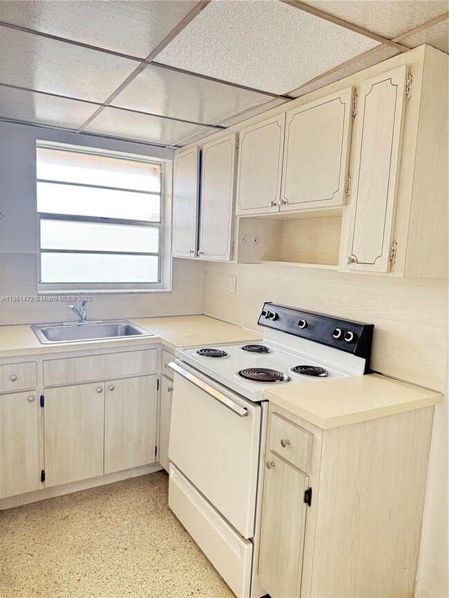 Primary Photo - 55 W 7th St
