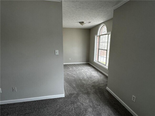 Building Photo - 2463 Meadow Spring Dr