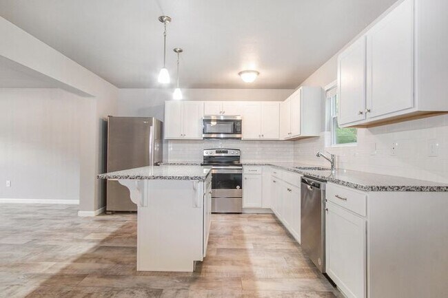 Building Photo - 15088 Krueger St