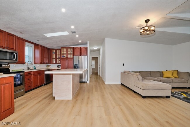 Building Photo - 16820 Banyon Dr