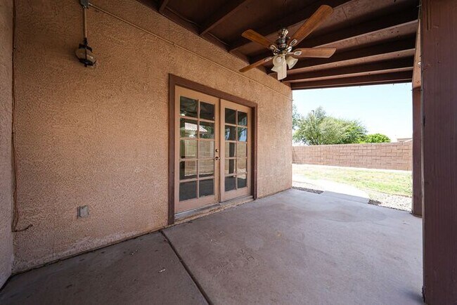 Building Photo - Charming 3-bedroom, 2-bathroom home locate...